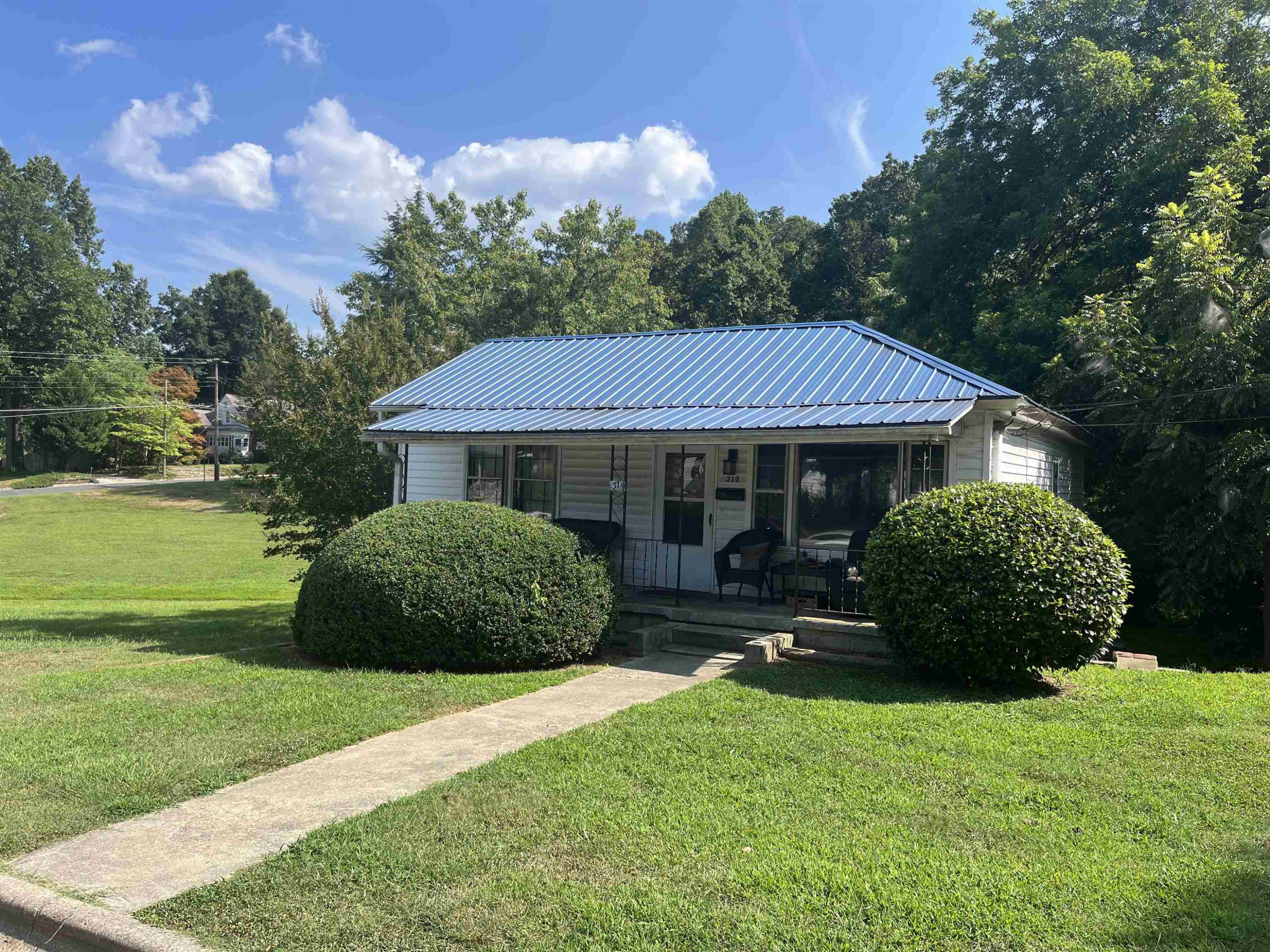 319 High Street Roxboro, NC 27573 - Photo 1 of 3 319 High St