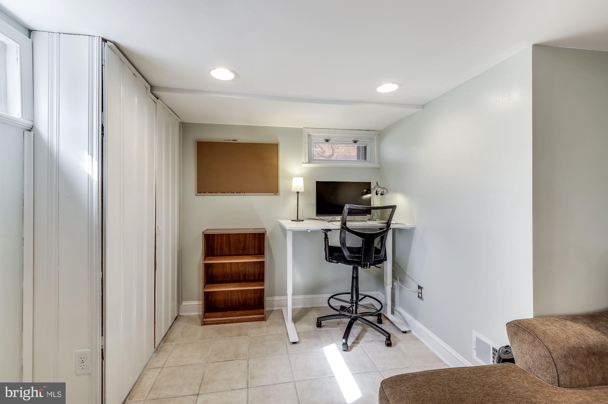 1515 Jasper Street Silver Spring, MD 20902 - Photo 37 of 57 Work from home area