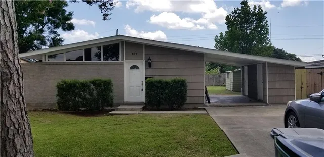 $1,600 | 424 East Butterfly Circle, Terrytown, LA 70056