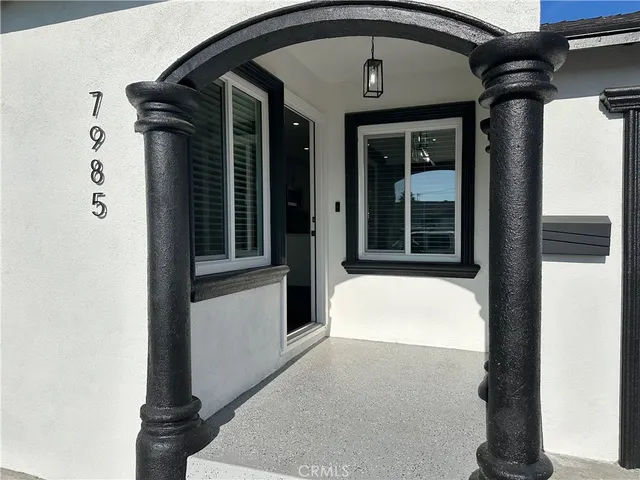 a view of entrance door of the house