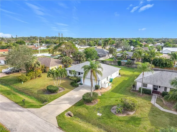 $3,100 | 88 Erie Drive, Naples, FL 34110