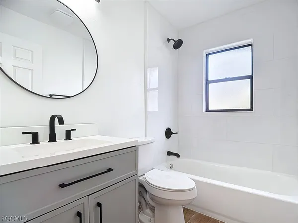 $3,100 | 88 Erie Drive, Naples, FL 34110