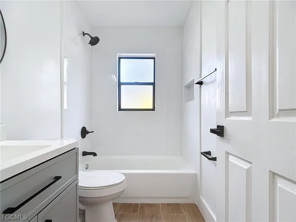 $3,100 | 88 Erie Drive, Naples, FL 34110