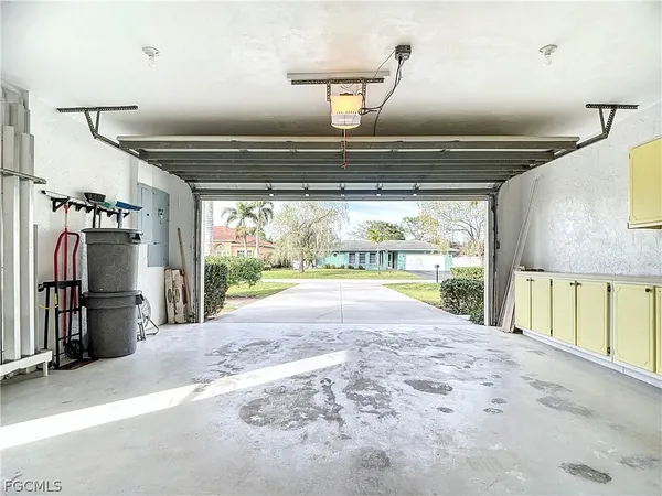 $3,100 | 88 Erie Drive, Naples, FL 34110