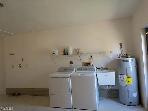 $3,100 | 88 Erie Drive, Naples, FL 34110