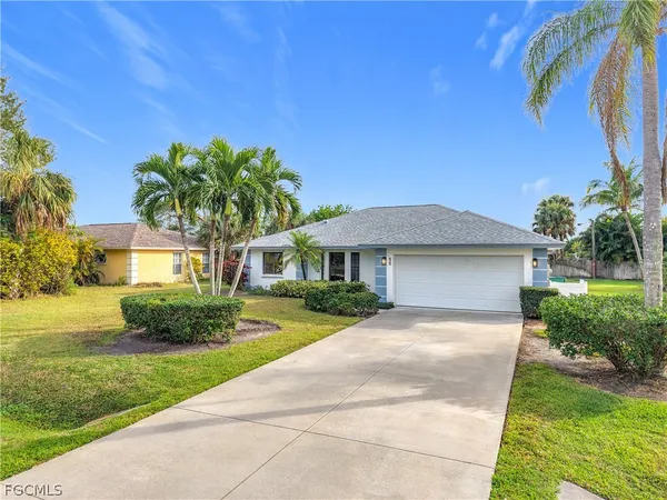 $3,100 | 88 Erie Drive, Naples, FL 34110