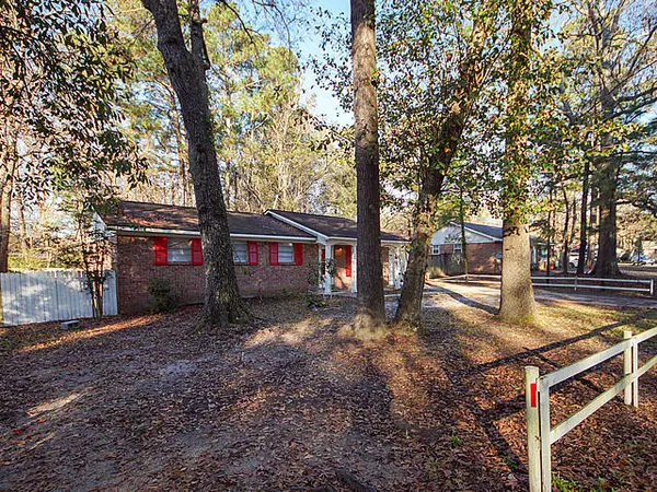 $1,725 | 106 Barshay Drive, Summerville, SC 29483