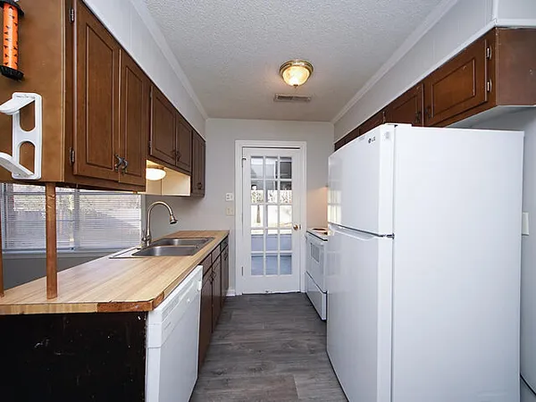 $1,725 | 106 Barshay Drive, Summerville, SC 29483