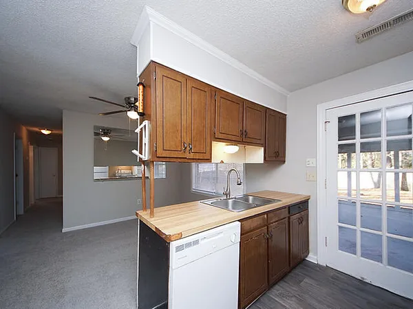 $1,725 | 106 Barshay Drive, Summerville, SC 29483