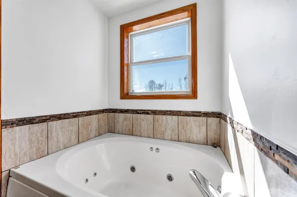 $509,900 | 7920 Midway Road, Lena, WI 54139