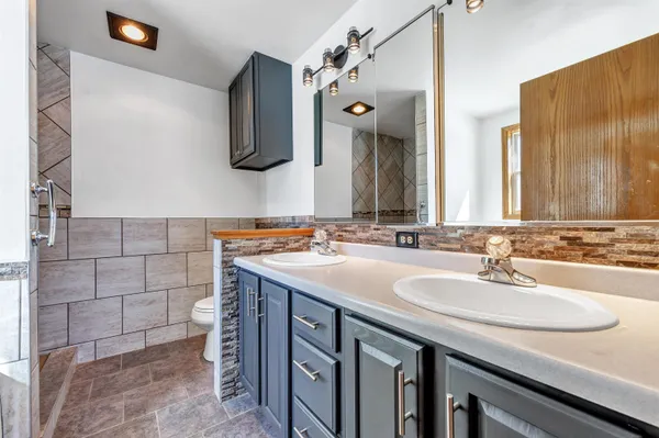 $509,900 | 7920 Midway Road, Lena, WI 54139