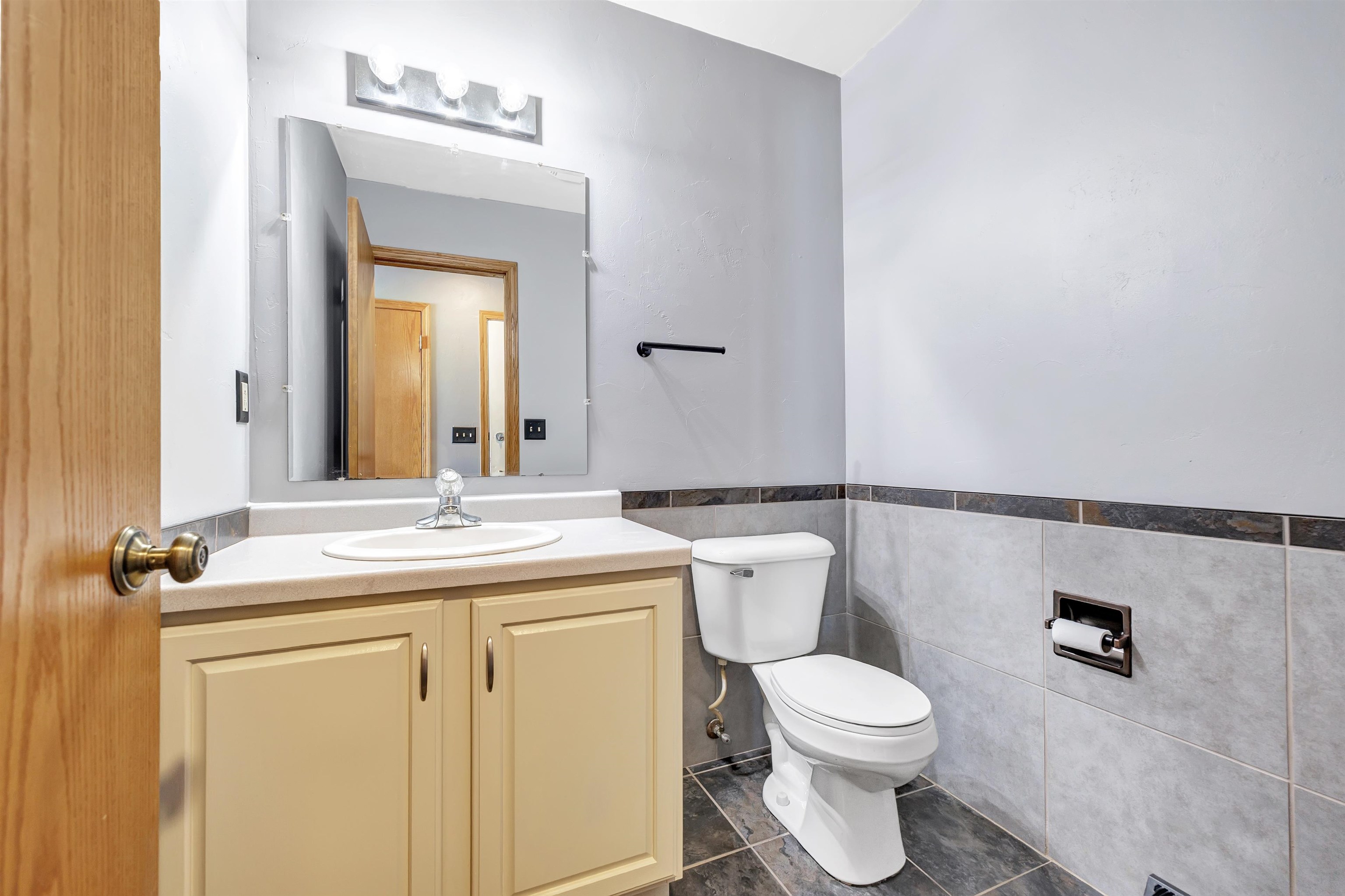 7920 Midway Road Lena, WI 54139 - Photo 13 of 38