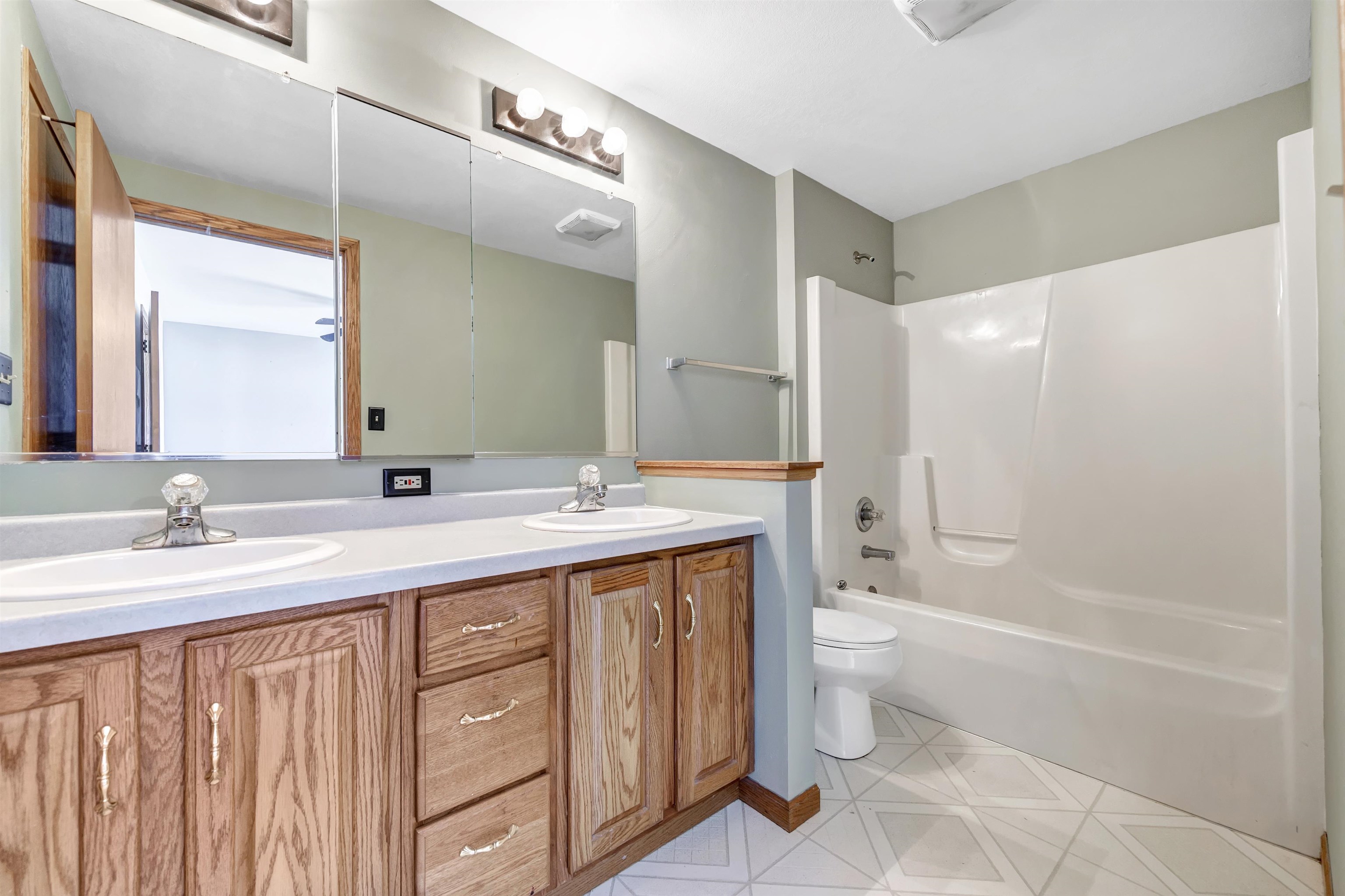 7920 Midway Road Lena, WI 54139 - Photo 17 of 38