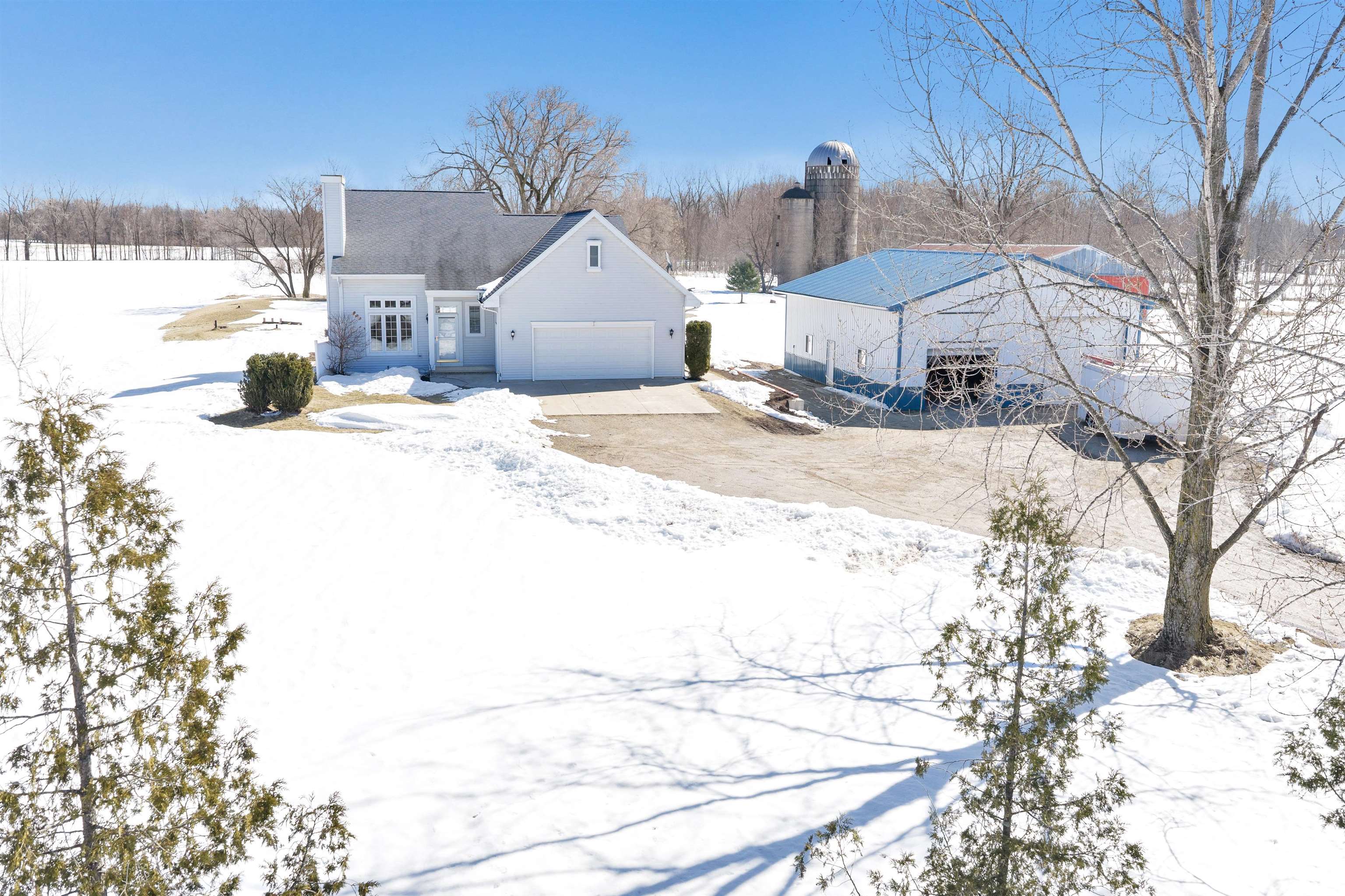 7920 Midway Road Lena, WI 54139 - Photo 2 of 38