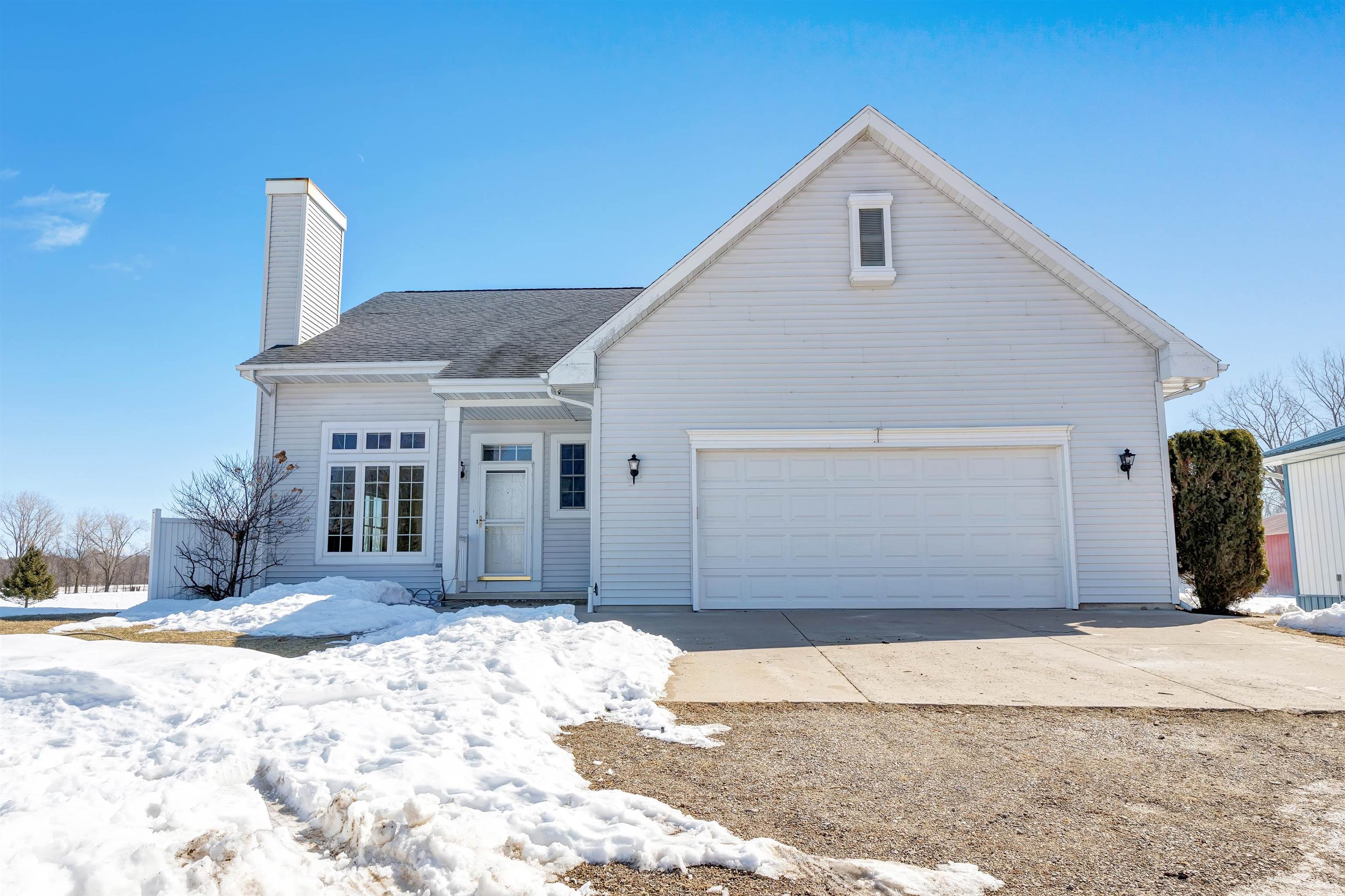 7920 Midway Road Lena, WI 54139 - Photo 3 of 38