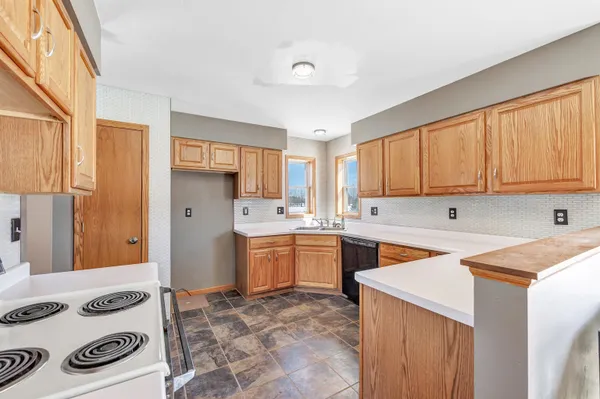 $509,900 | 7920 Midway Road, Lena, WI 54139