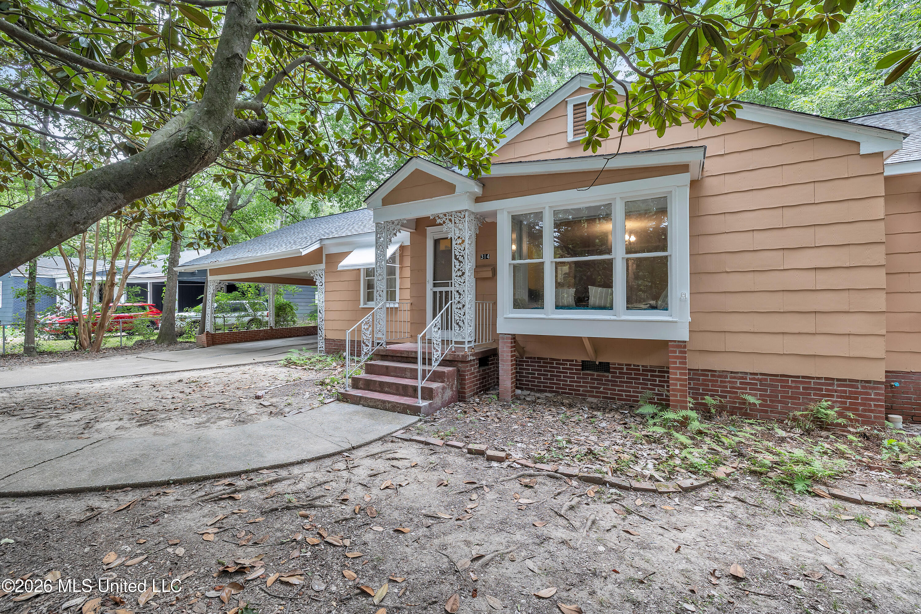 314 Colonial Circle Jackson, MS 39211 - Photo 1 of 43 FI6A4615
