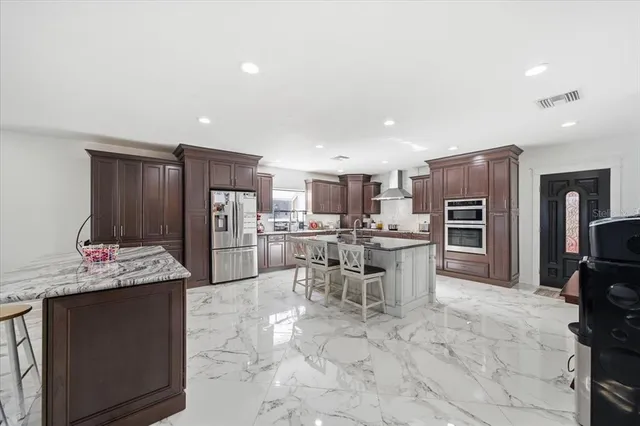 $1,395,000 | 505 Lakeside Drive, Seffner, FL 33584