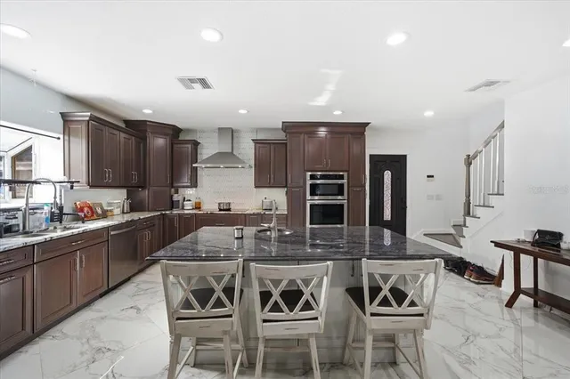 $1,395,000 | 505 Lakeside Drive, Seffner, FL 33584