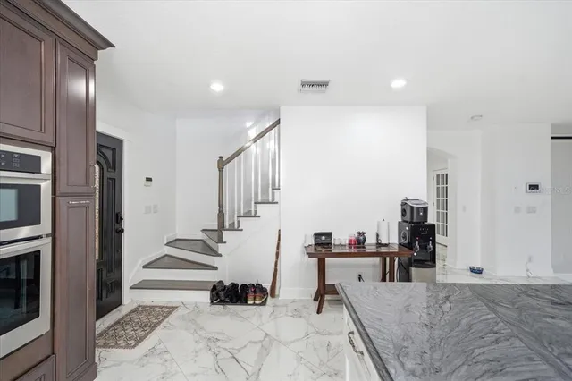 $1,395,000 | 505 Lakeside Drive, Seffner, FL 33584