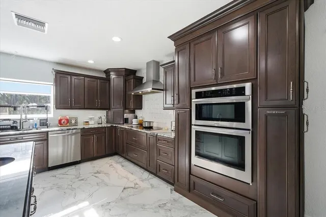 $1,395,000 | 505 Lakeside Drive, Seffner, FL 33584