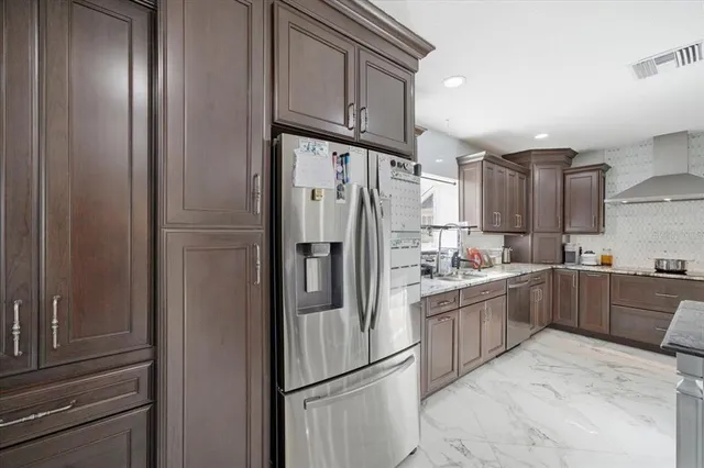 $1,395,000 | 505 Lakeside Drive, Seffner, FL 33584