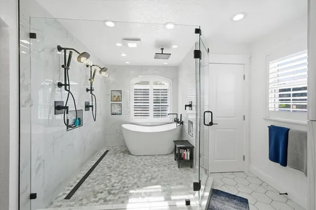 $1,395,000 | 505 Lakeside Drive, Seffner, FL 33584