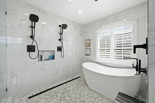 $1,395,000 | 505 Lakeside Drive, Seffner, FL 33584