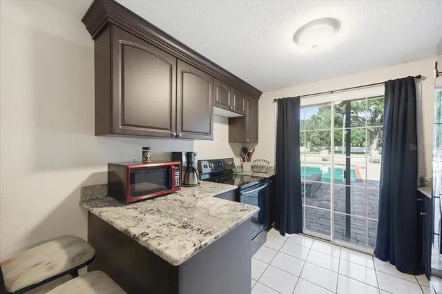 $1,395,000 | 505 Lakeside Drive, Seffner, FL 33584