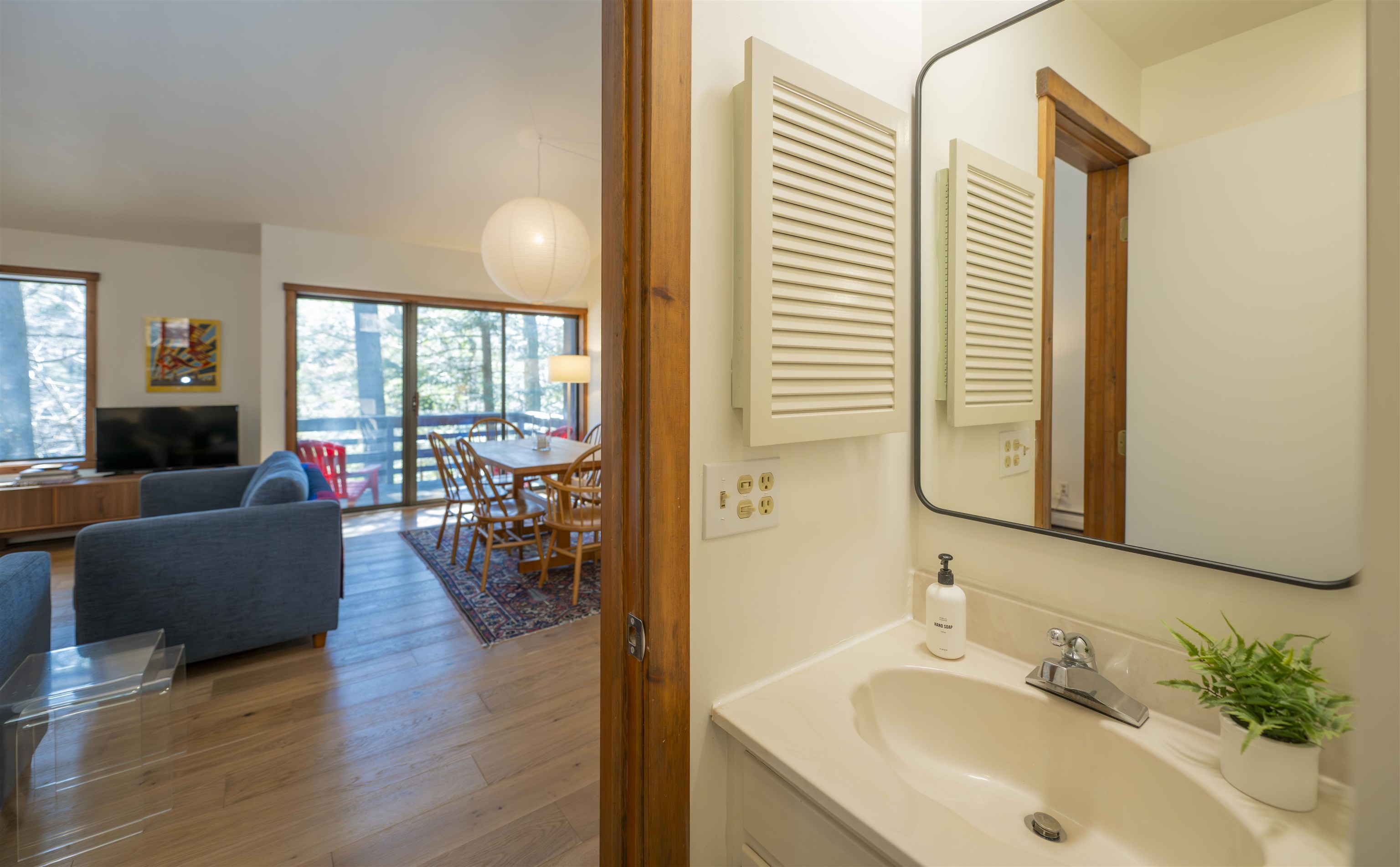1299 Quechee Main Street, Unit 1B Hartford, VT 05059 - Photo 21 of 34