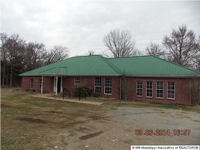 988 Crawford Road Coldwater, MS 38618 - Photo 1 of 15 Primary Photo