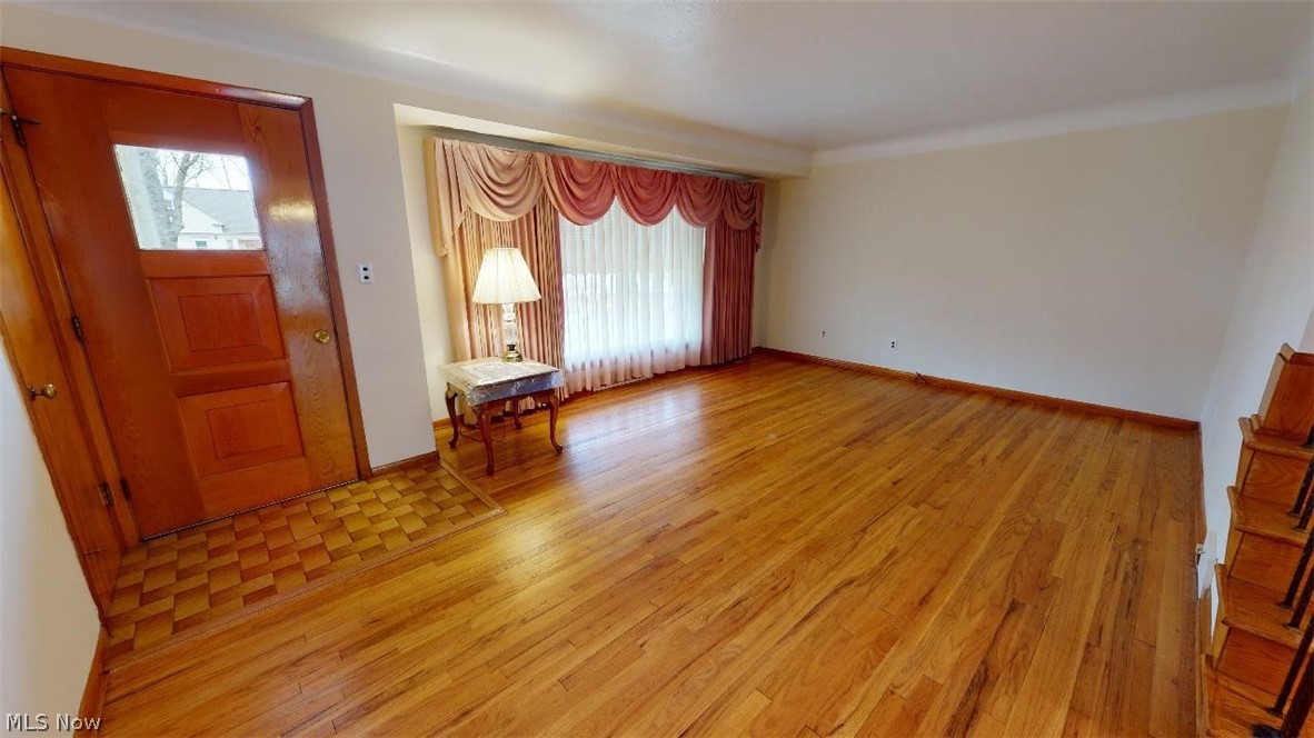 1389 Sunview Road Lyndhurst, OH 44124 - Photo 2 of 26