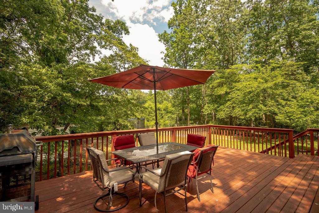 141 Unexpected Road Newfield, NJ 08344 - Photo 18 of 18 Outside dining area.