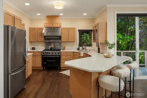$2,285,000 | 10835 Arroyo Beach Place Southwest, Seattle, WA 98146