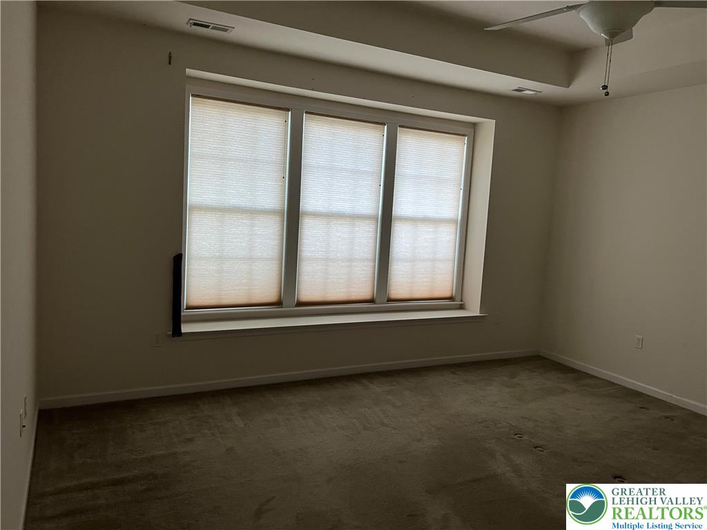 6960 Constitution Drive Bethlehem, PA 18017 - Photo 17 of 18 an empty room with a window
