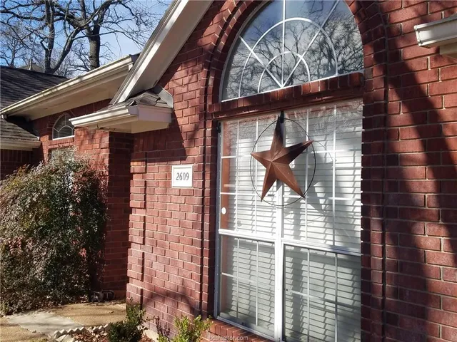 $2,500 | 2609 Brookway Court, College Station, TX 77845