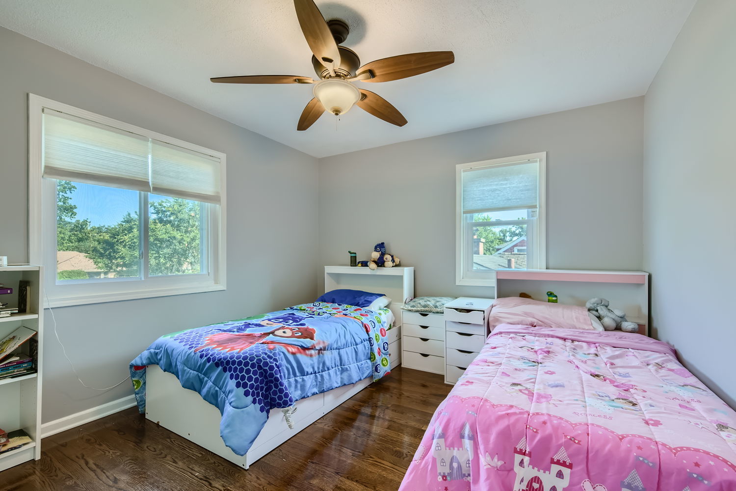 836 Spring Road Elmhurst, IL 60126 - Photo 20 of 31 a bedroom with two beds and window