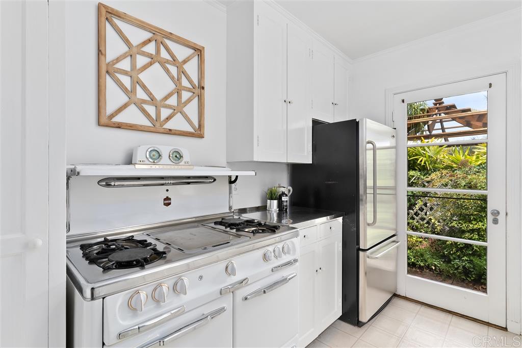 1627 Kearsarge Road La Jolla, CA 92037 - Photo 11 of 25