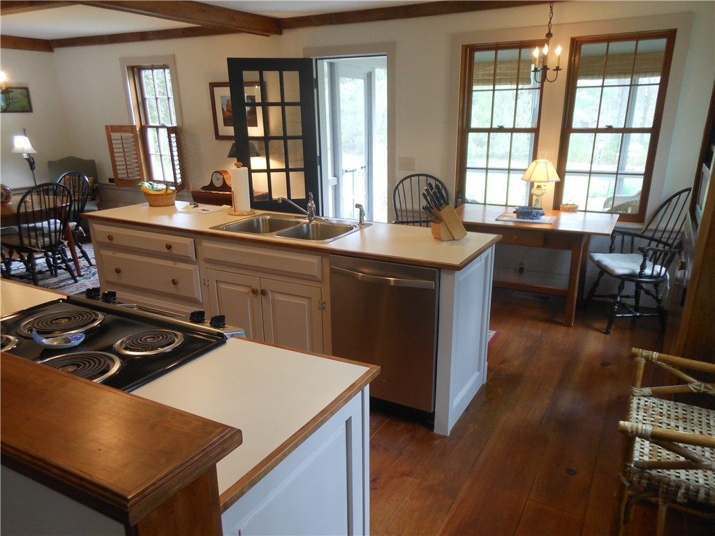 20 Potter Road Foster, RI 02825 - Photo 12 of 29 CUSTOM KITCHEN WITH DINING AREA