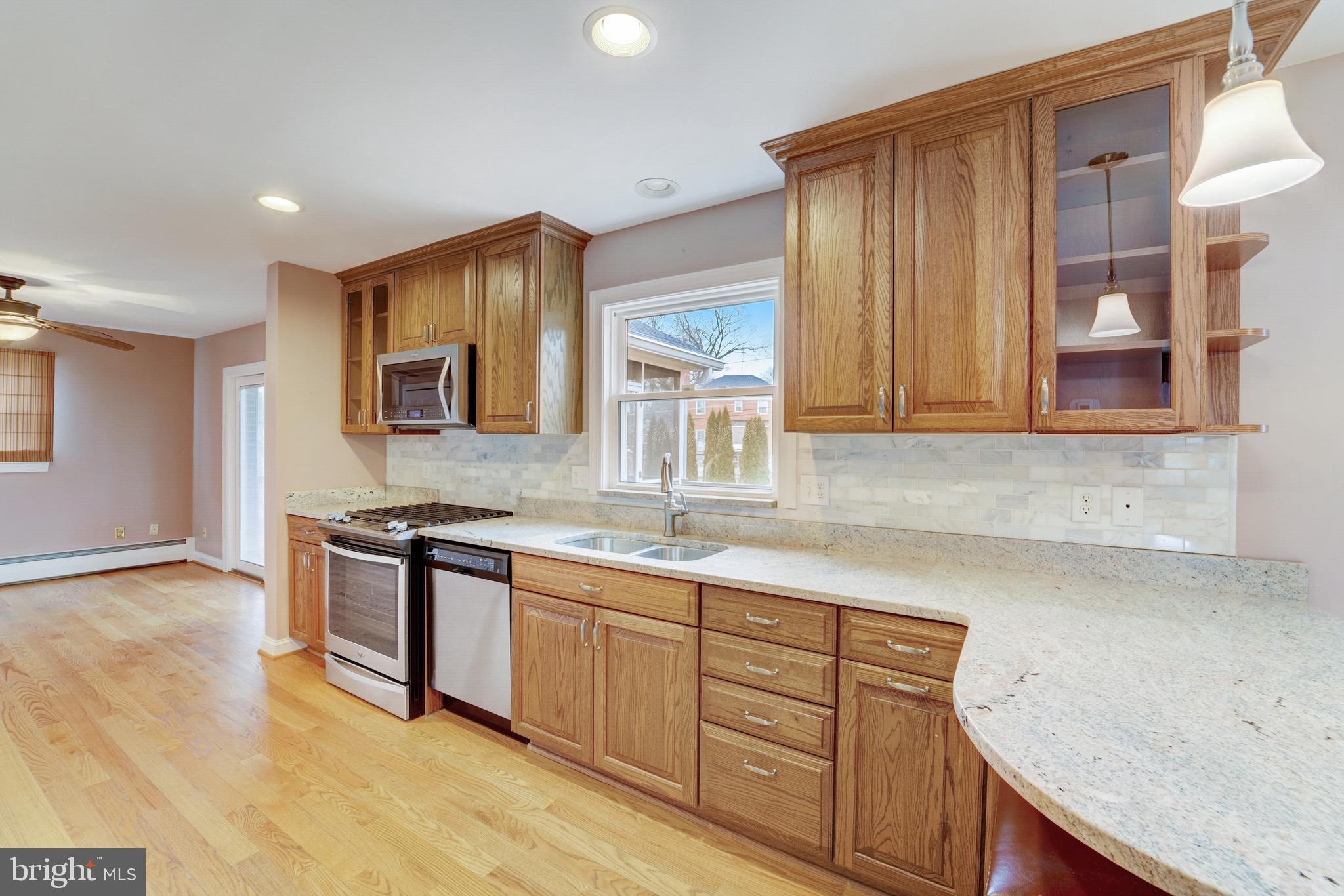 914 Rappaix Court Towson, MD 21286 - Photo 11 of 41 Kitchen
