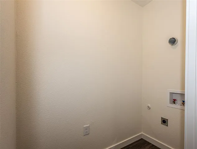 $1,200 | 3022 Forest Lane, Unit 121, Dallas, TX 75234