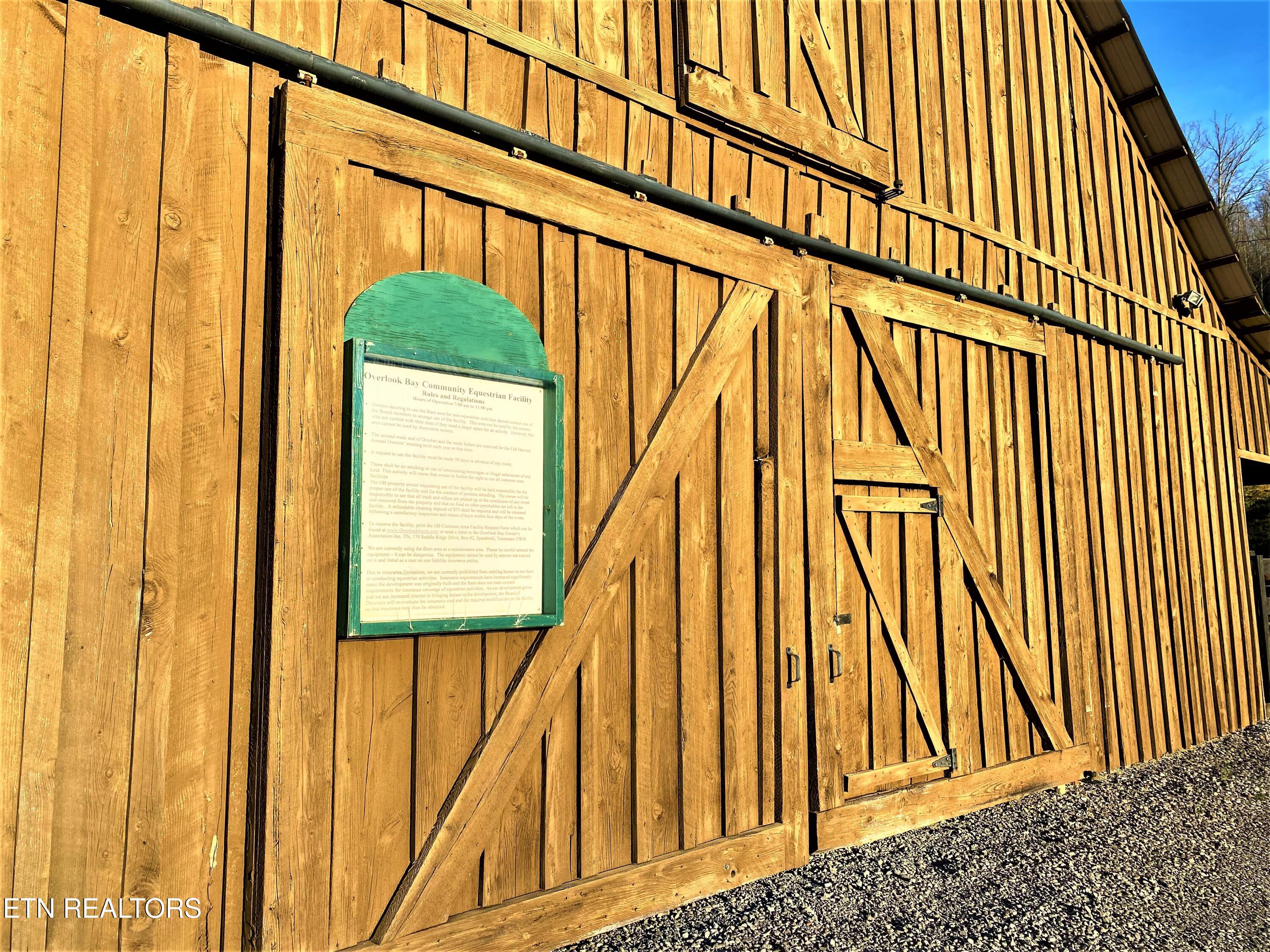 147 Saddle Ridge Drive Speedwell, TN 37870 - Photo 26 of 38 barn3