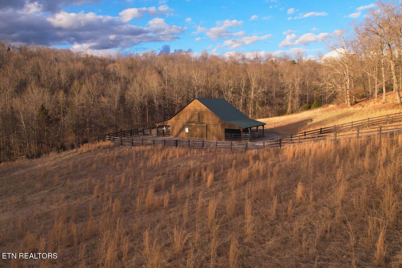 147 Saddle Ridge Drive Speedwell, TN 37870 - Photo 27 of 38 Clubhouse Barn