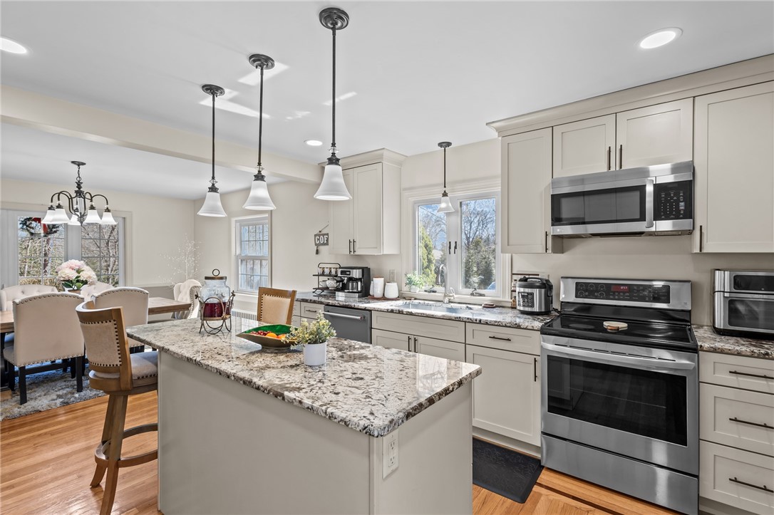 74 Hillside Road Cumberland, RI 02864 - Photo 4 of 50