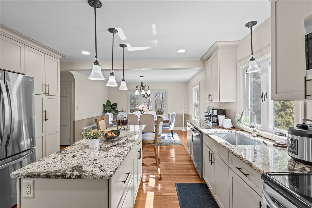 74 Hillside Road Cumberland, RI 02864 - Photo 5 of 50