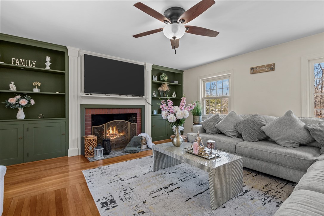 74 Hillside Road Cumberland, RI 02864 - Photo 9 of 50