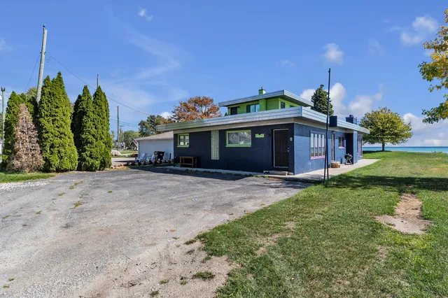 $469,900 | 37252 Jefferson Avenue, Harrison Township, MI 48045