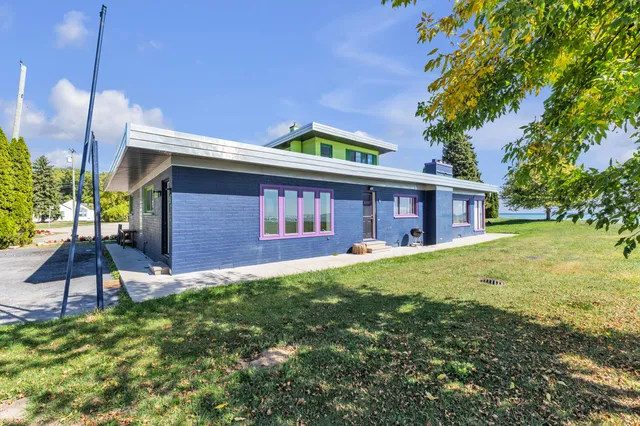 $469,900 | 37252 Jefferson Avenue, Harrison Township, MI 48045