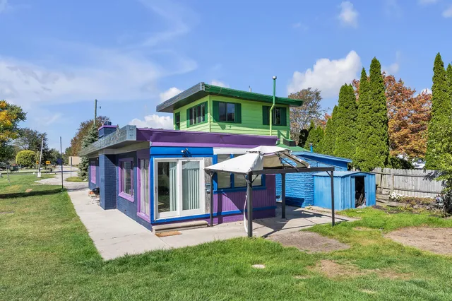 $469,900 | 37252 Jefferson Avenue, Harrison Township, MI 48045