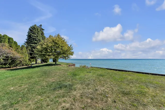 $469,900 | 37252 Jefferson Avenue, Harrison Township, MI 48045